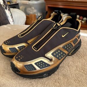 Nike Air Sunder Max Black Metallic Gold HJ4130-002 Women Size 12 / Men Size 10.5